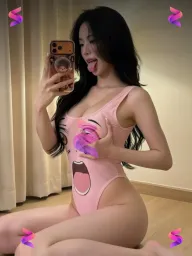 Ashely, photo 2