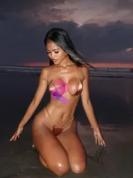 Mia Valencia, photo 2