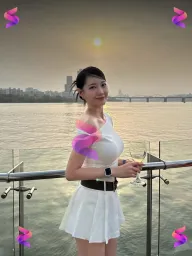 Sarah, photo 2